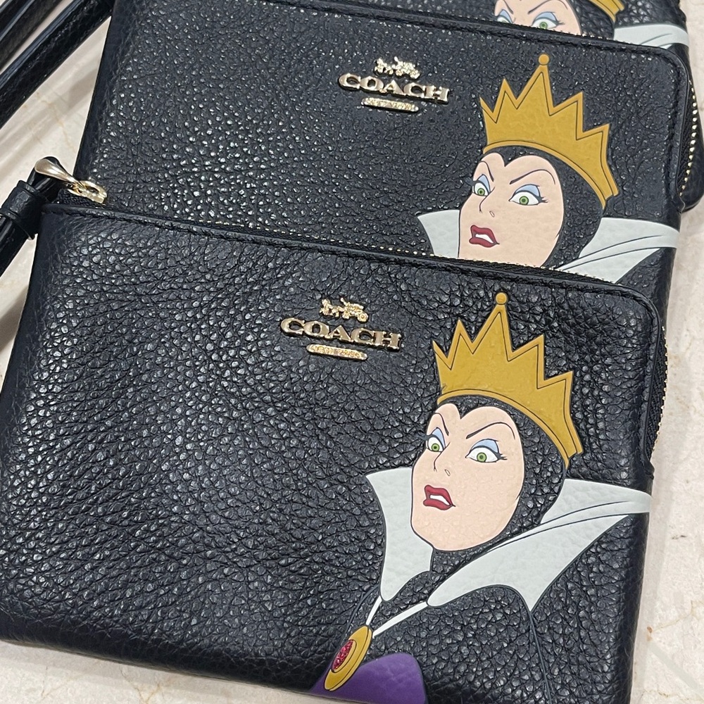 Disney Fans! Coach X Evil Queen Corner Zip Wallet